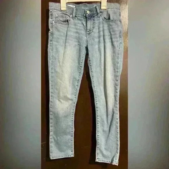 Women’s Gap Light Wash Jeans - Picture 1 of 3
